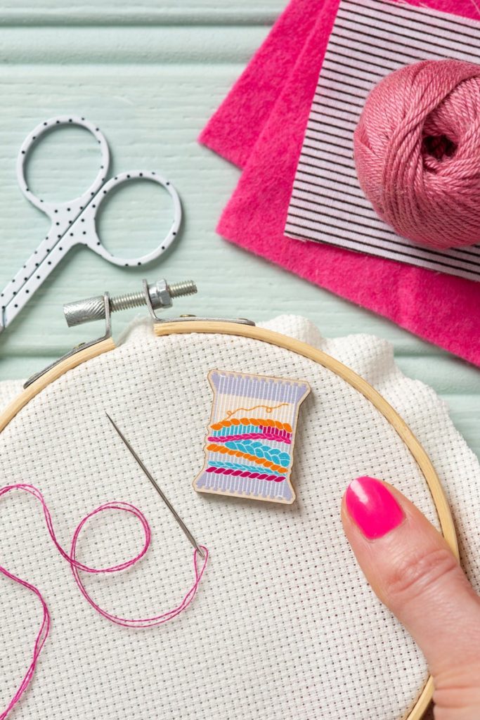 11 Cute Magnetic Needle Minders